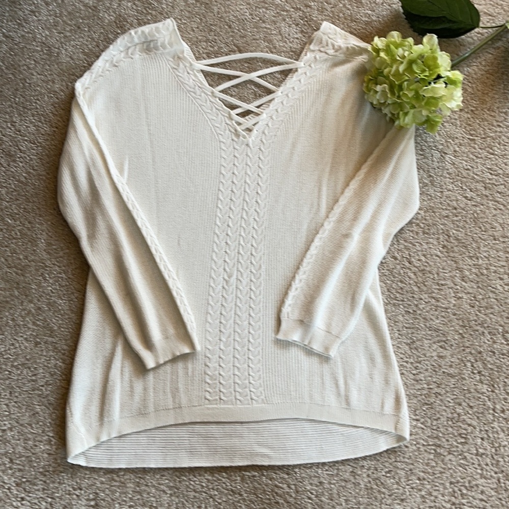 Light weight sweater